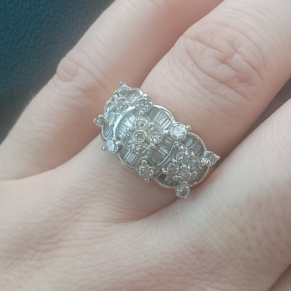 18kt diamond gold ring (750) sz 6.5 - Picture 2 of 6